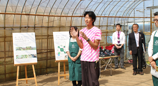 耕場の祭典風景